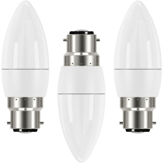 Litecraft - Light Bulb 4.9 Watt B22 Bayonet Cap Candle Daylight White led - 3 Pack